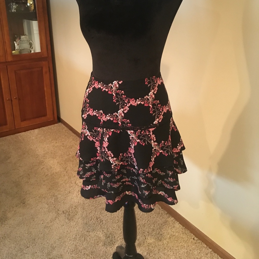 White House Black Market chiffon skirt